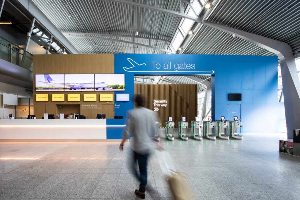 Bewegwijzering gates Eindhoven Airport